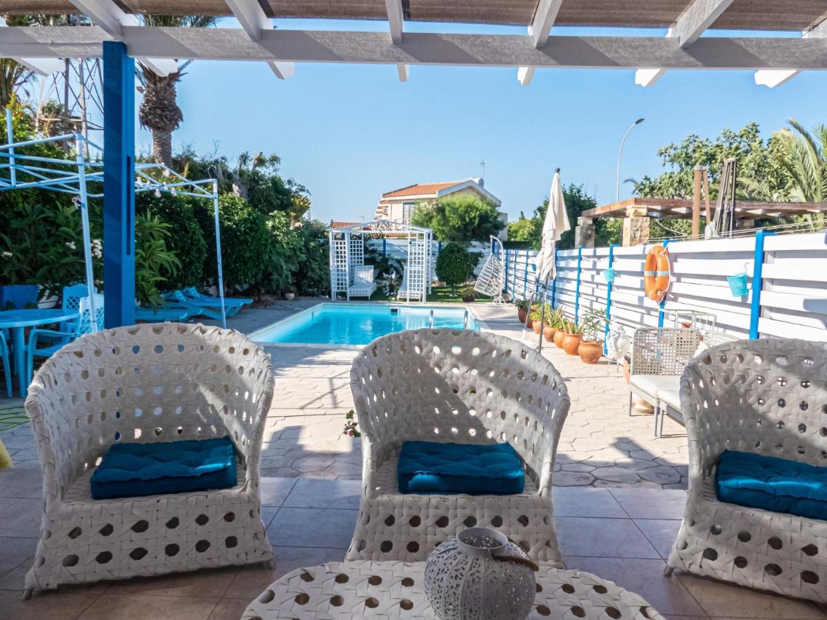 Greek Island Style 2 Bedroom Villa With Pool Next To The Sea Larnaca Zewnętrze zdjęcie