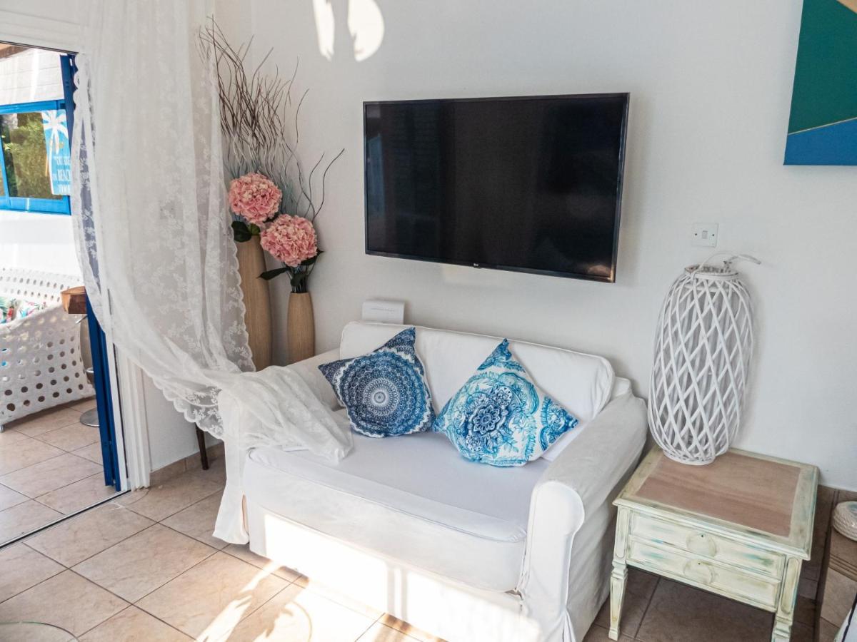 Greek Island Style 2 Bedroom Villa With Pool Next To The Sea Larnaca Zewnętrze zdjęcie
