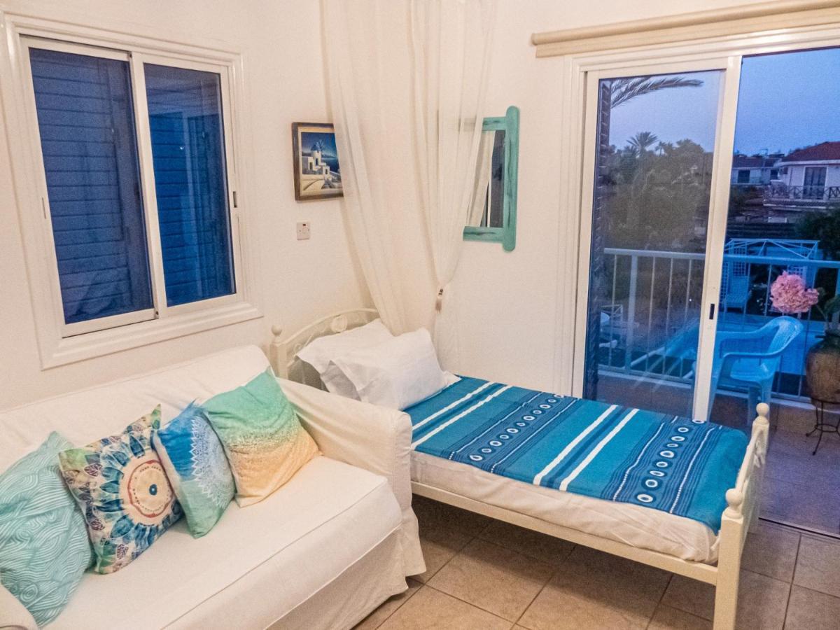 Greek Island Style 2 Bedroom Villa With Pool Next To The Sea Larnaca Zewnętrze zdjęcie